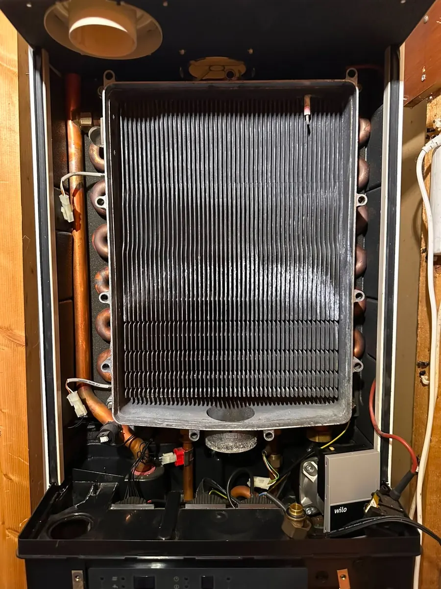 Dezelfde soort warmtewisselaar na het onderhoud, schoon en vrij